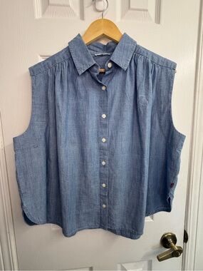 Levi’s Chambray Sleeveless Button-Up Denim Shirt NWT Cottagecore Coastal L
